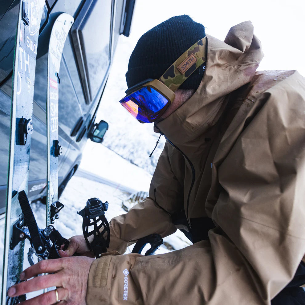 4D MAG - Coyote Pow Hunter