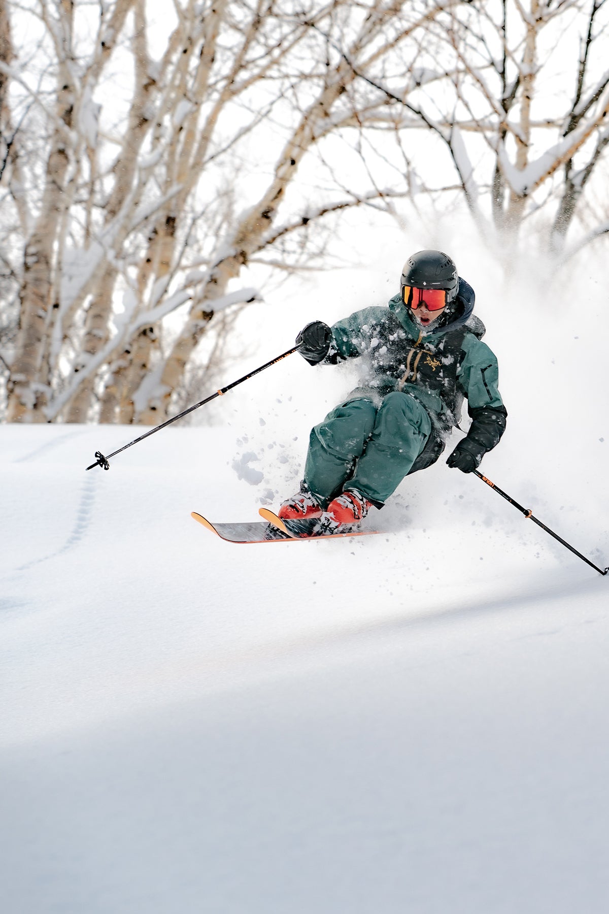 4FRNT Hoji ski in action