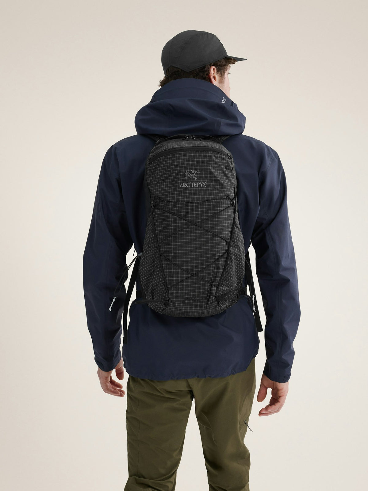 Arc'teryx | Aerios 18 Backpack | Mt. Waddington Outdoors