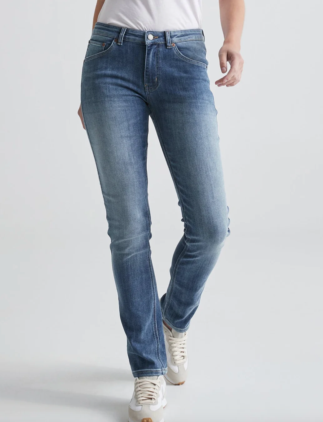 Women's Performance Denim Slim Straight