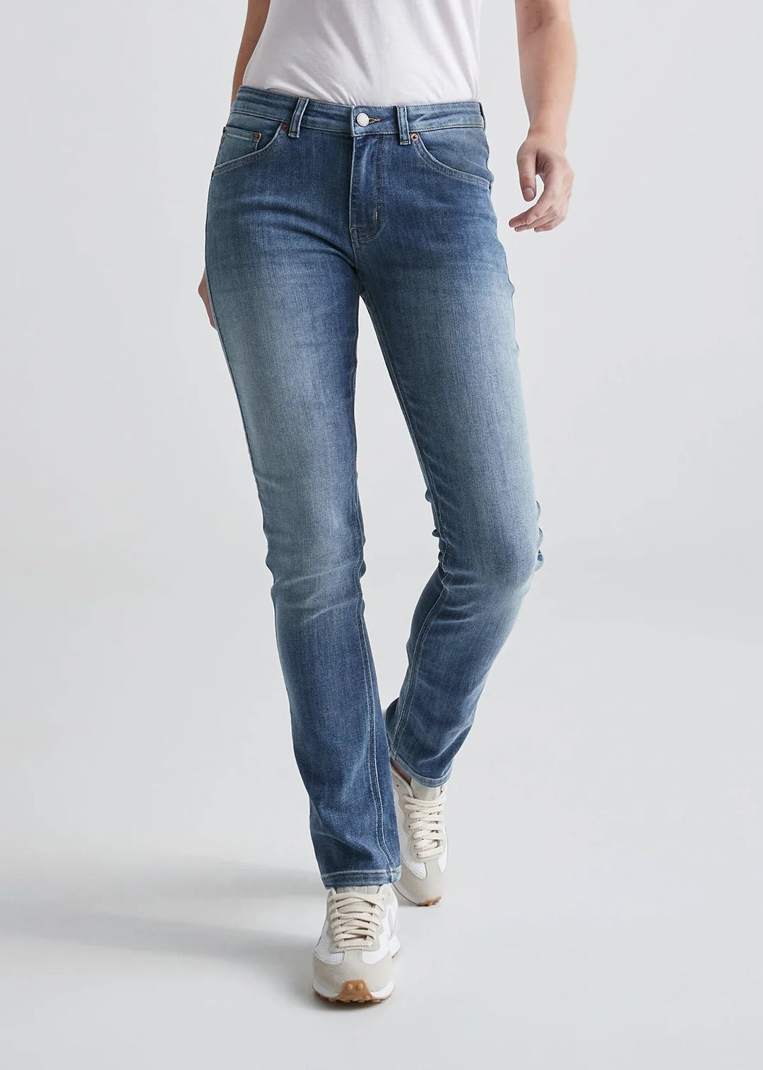 Women's Performance Denim Mid Rise Slim Straight