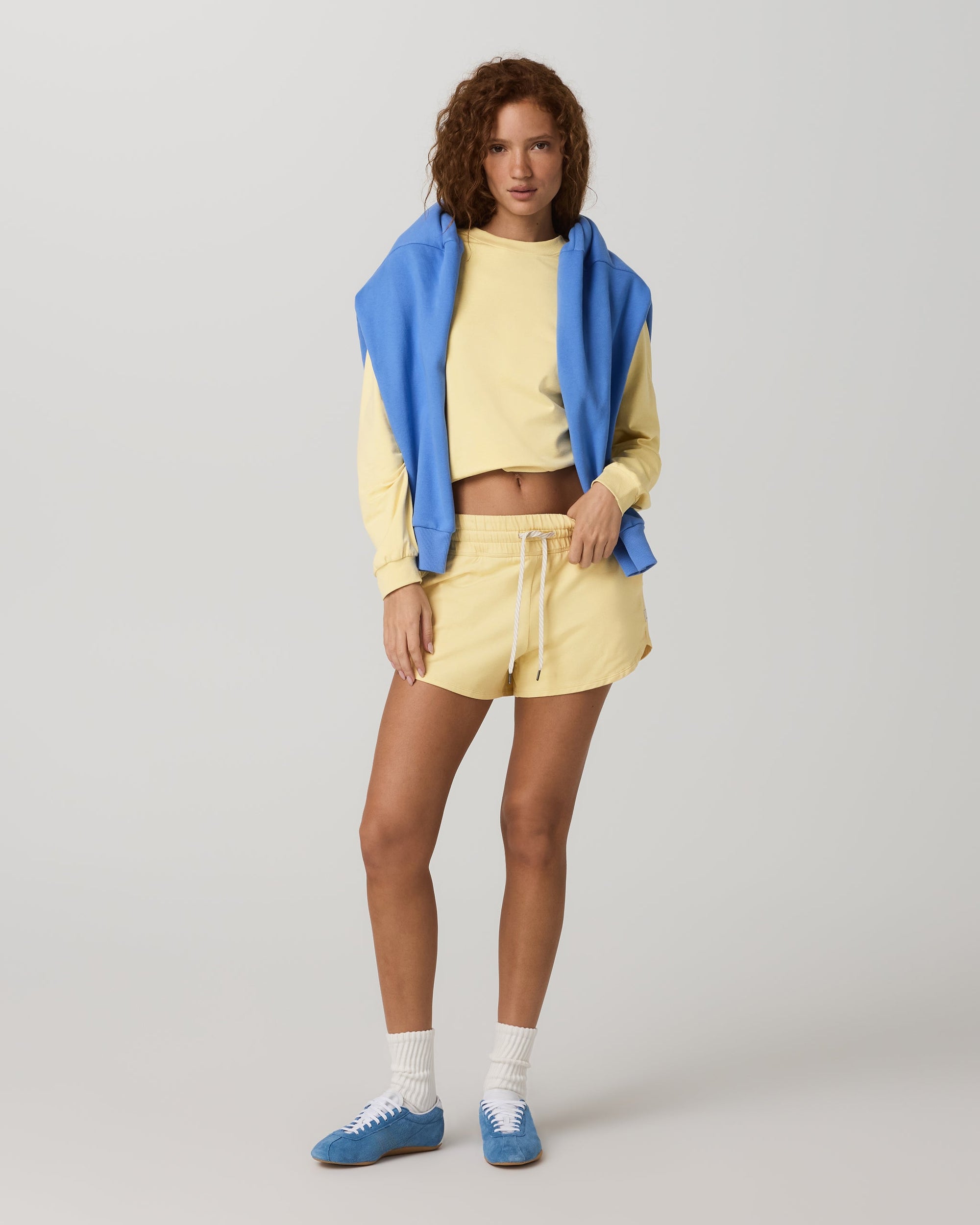 Vuori Halo Modern Crew in Lemon Snap Heather, full