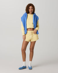 Vuori Halo Modern Crew in Lemon Snap Heather, full