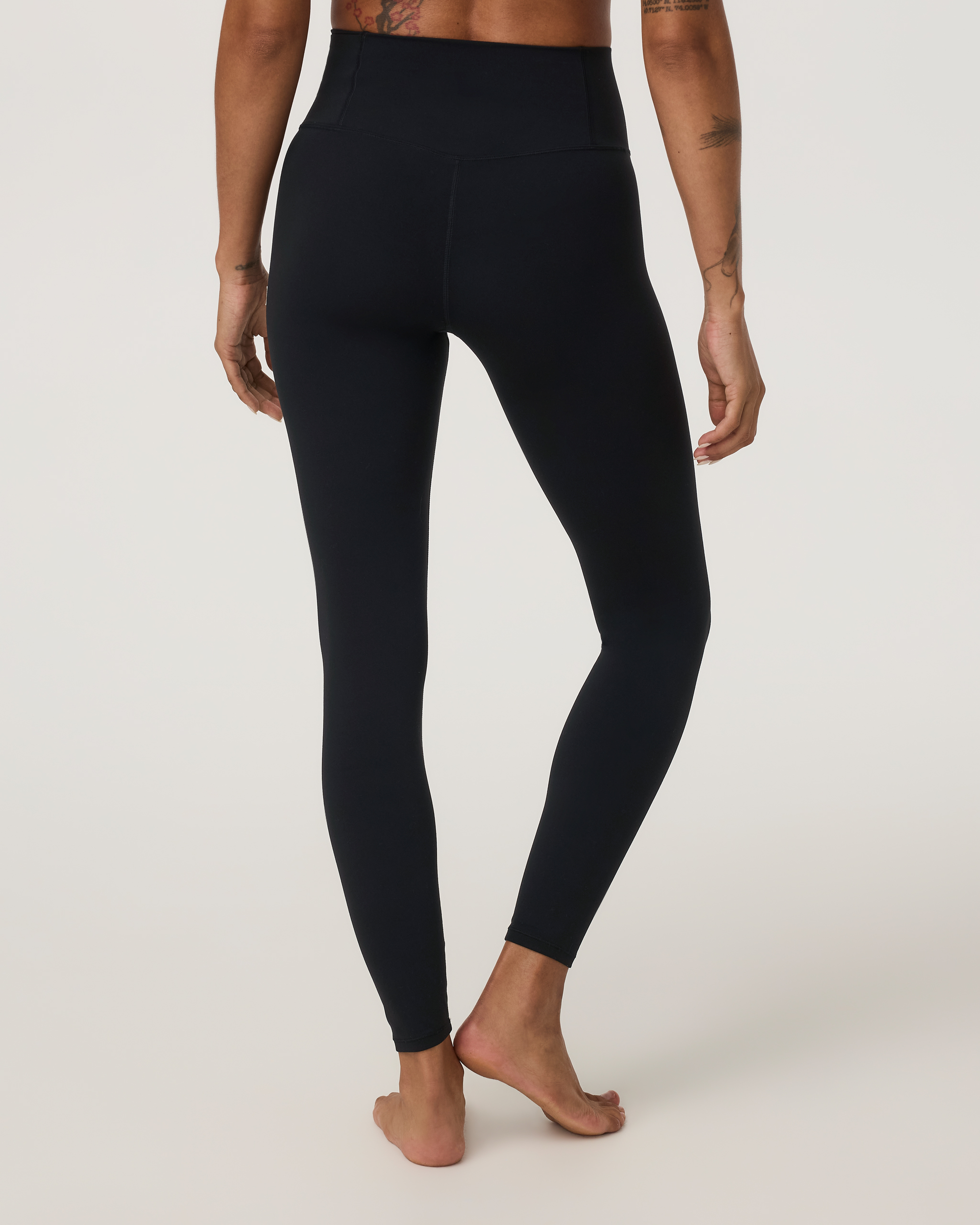 Vuori AllTheFeels Legging in Black, back