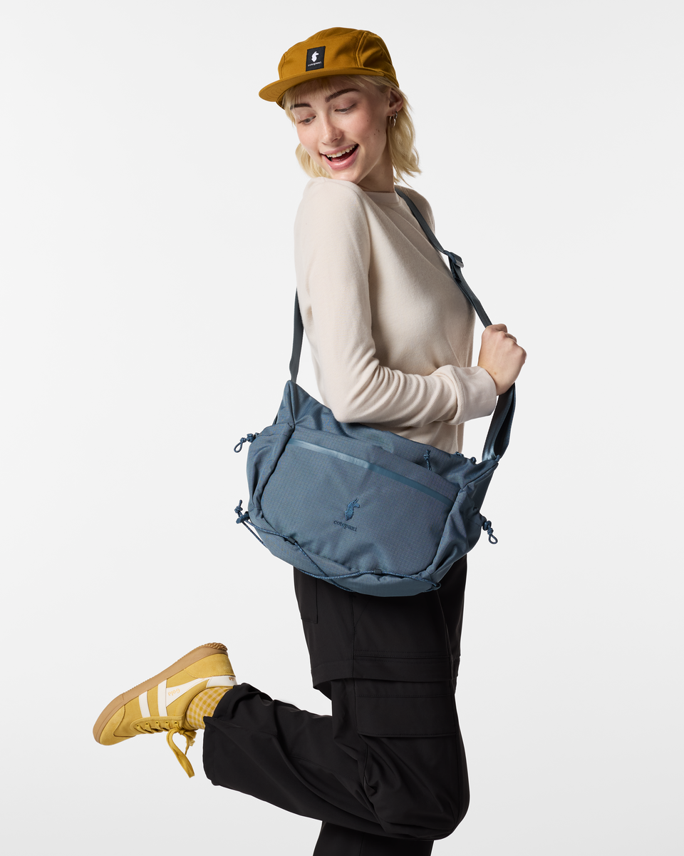 Viaje 9L Shoulder Bag, Slate